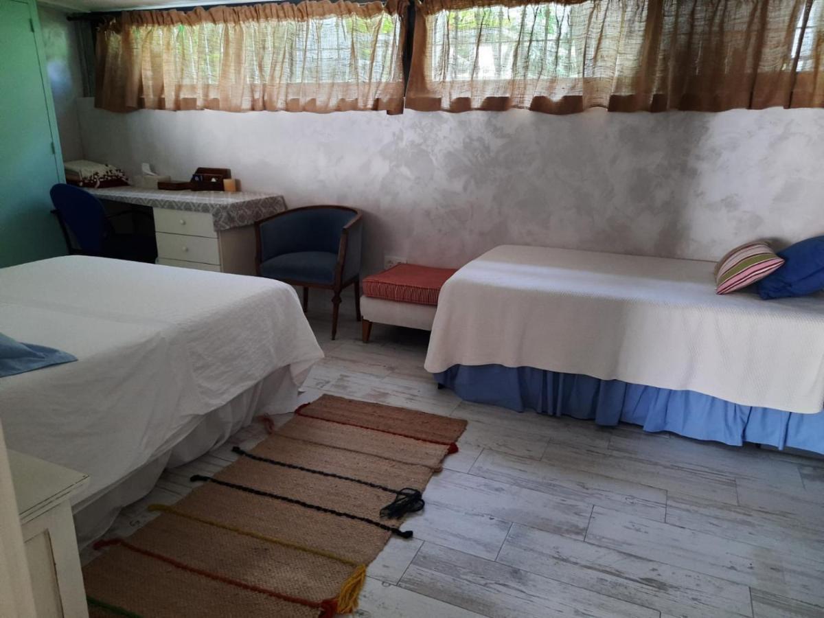Un Apartamento Vacacional Con Detalles De Un Hogar Mairena del Aljarafe Luaran gambar