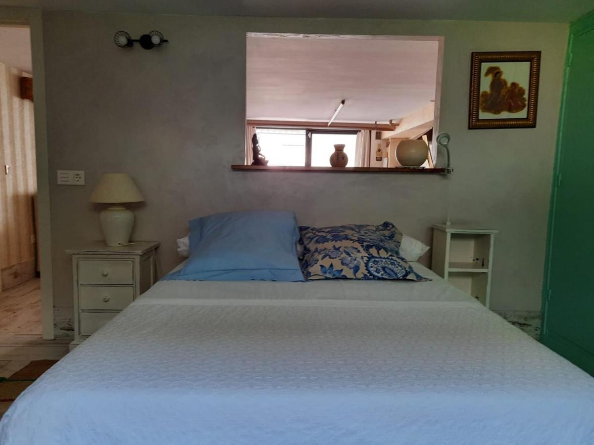 Un Apartamento Vacacional Con Detalles De Un Hogar Mairena del Aljarafe Luaran gambar