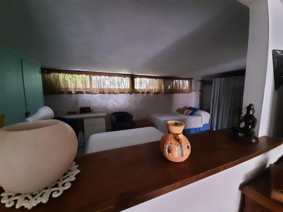Un Apartamento Vacacional Con Detalles De Un Hogar Mairena del Aljarafe Luaran gambar