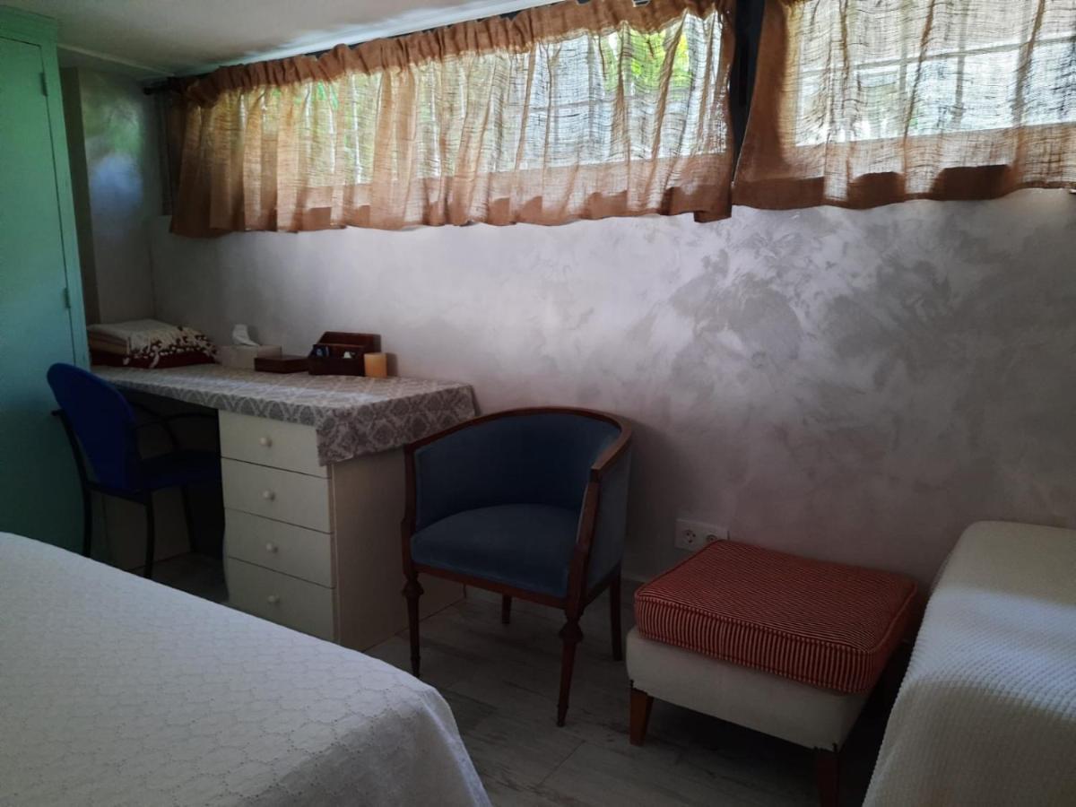 Un Apartamento Vacacional Con Detalles De Un Hogar Mairena del Aljarafe Luaran gambar