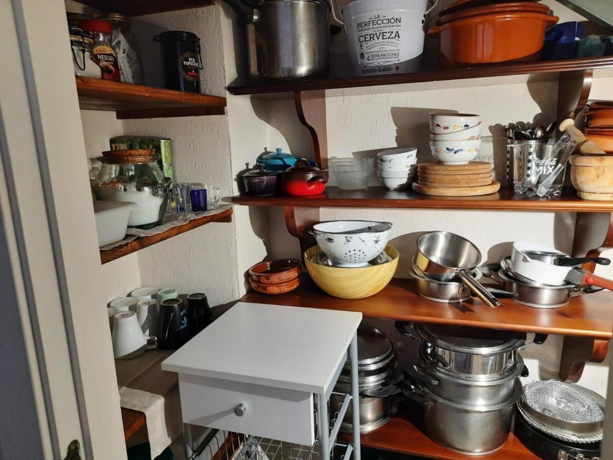 Un Apartamento Vacacional Con Detalles De Un Hogar Mairena del Aljarafe Luaran gambar